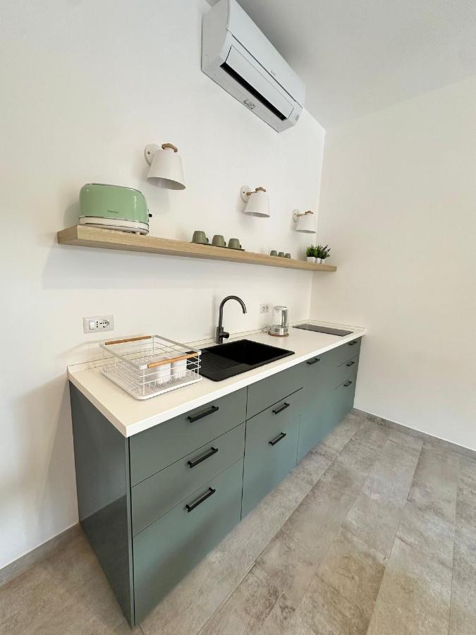 633 Appia Design Affittacamere